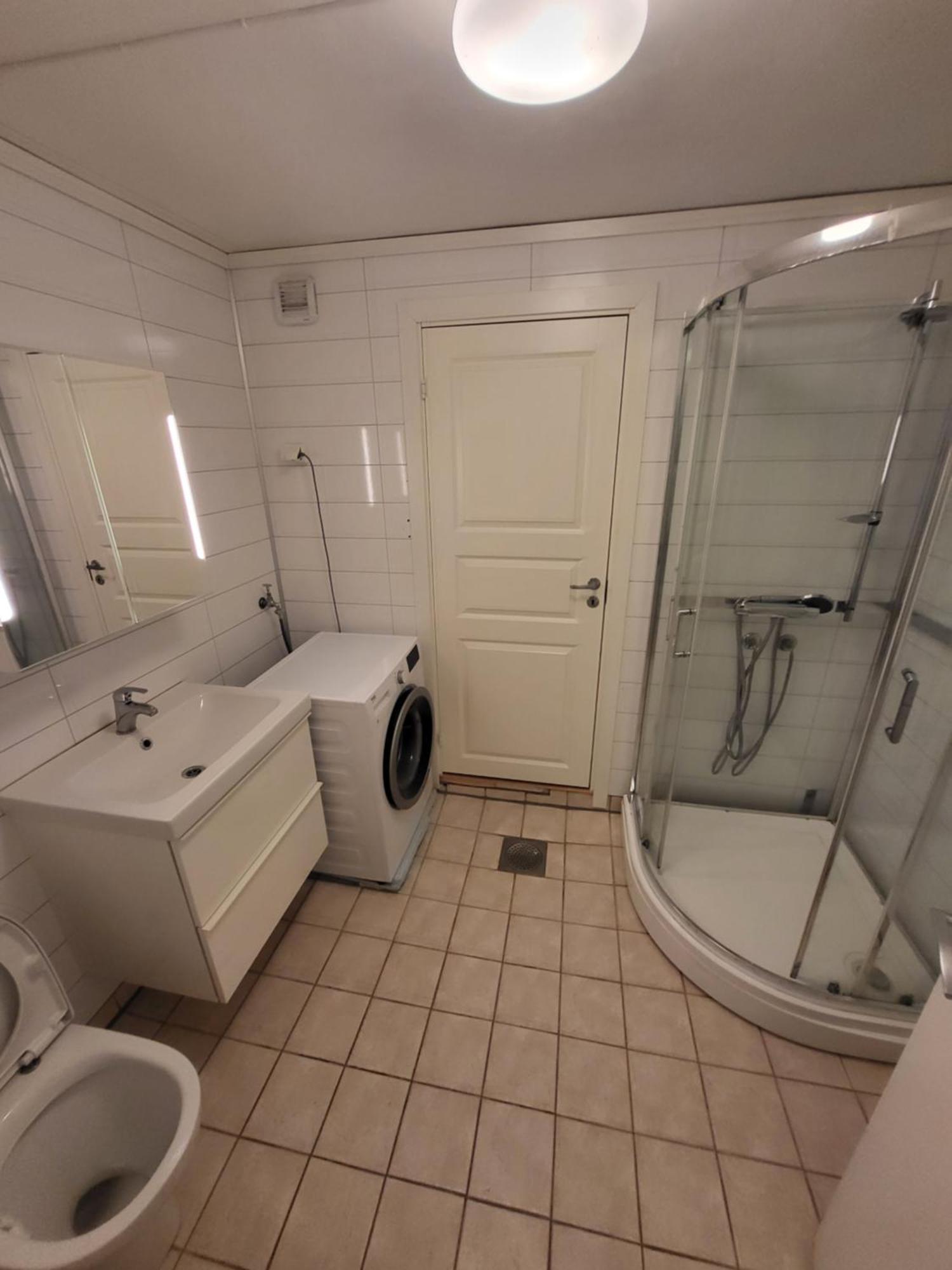 Classic 4 Bedrooms, 9 Guest Apartment In Kjeller Lillestrom - Good Proximity To Oslomet And Lillestrom Train Station מראה חיצוני תמונה