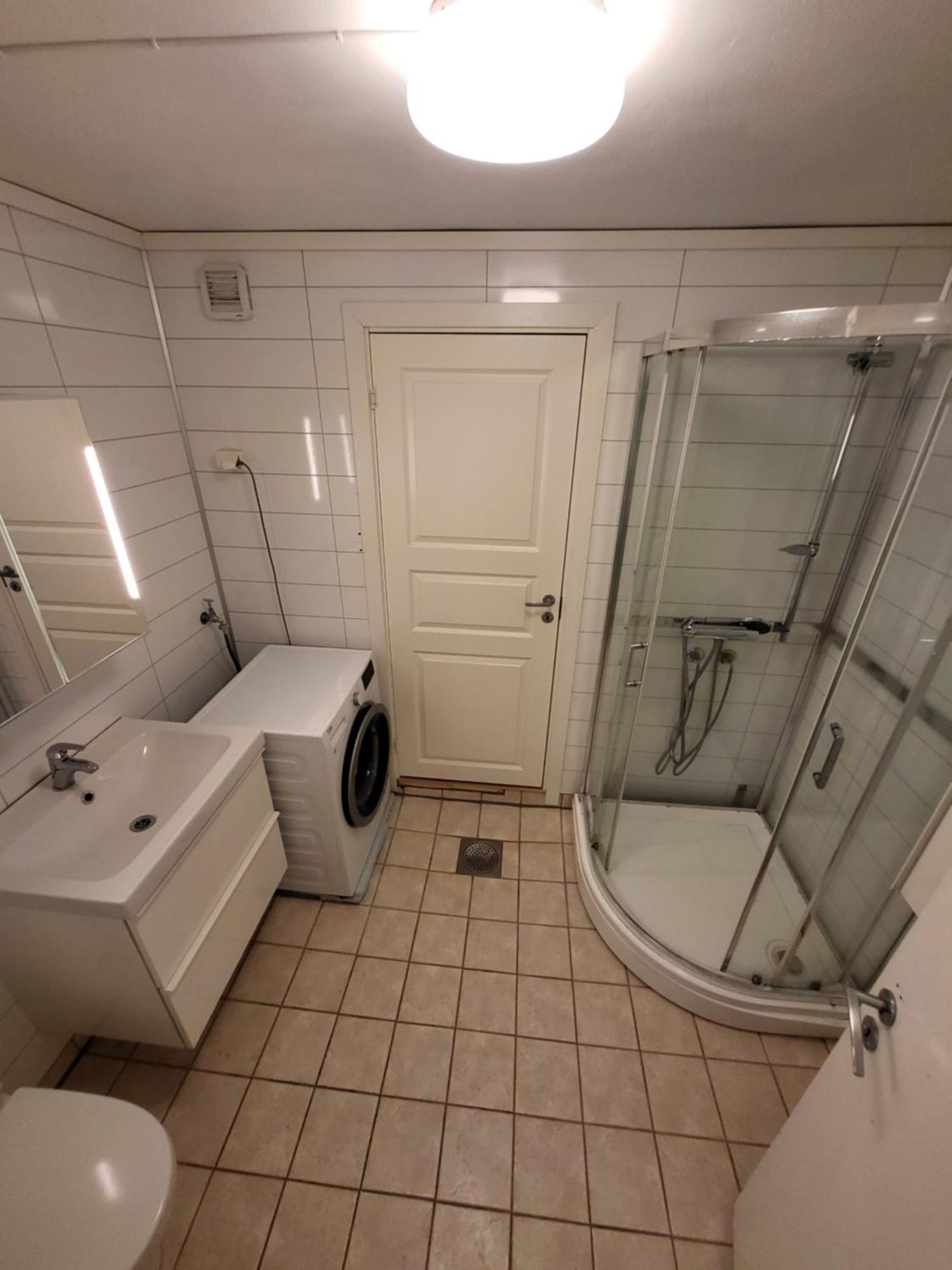 Classic 4 Bedrooms, 9 Guest Apartment In Kjeller Lillestrom - Good Proximity To Oslomet And Lillestrom Train Station מראה חיצוני תמונה